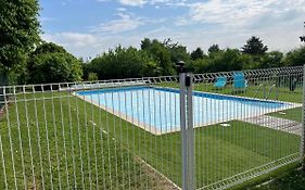 Maison De Vacances Gite De L'ebaupin À